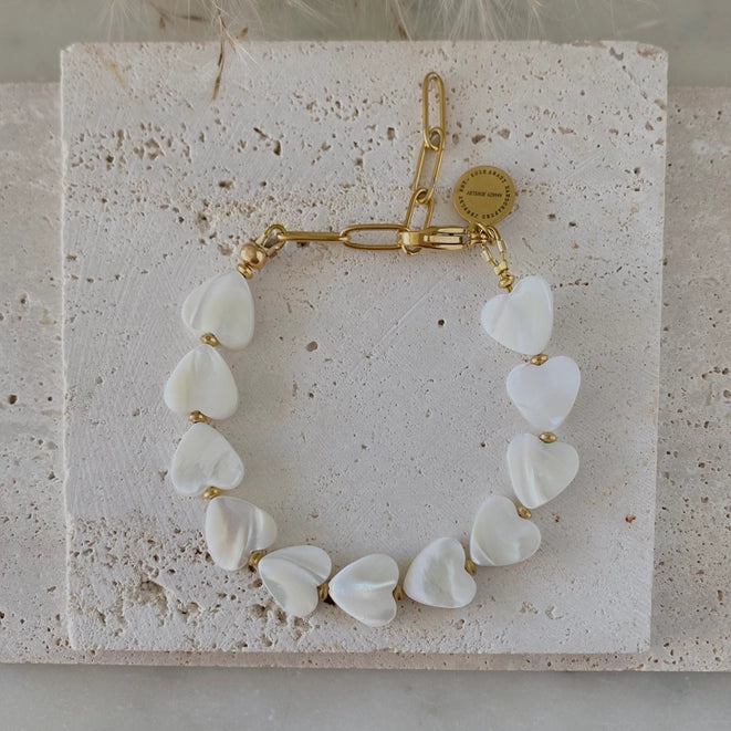 Heart Shaped Pearl Shell Bracelet 18k Gold Plated